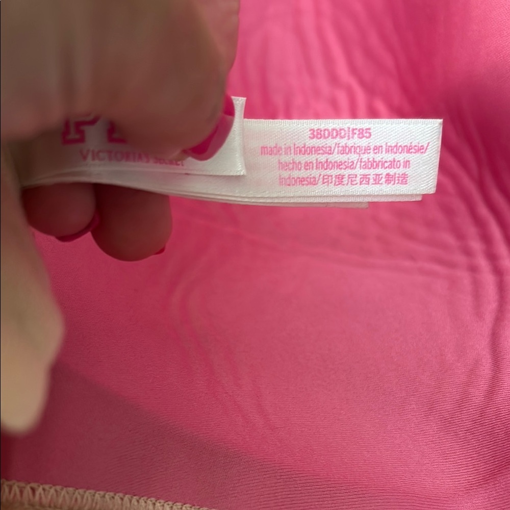 Victoria's Secret Cream Bra - Picture 4 of 5